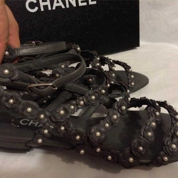 CHANEL 14P Pearl Embellished Camellia Strappy Leather Flat Sandals Shoes - Picture 6 of 11
